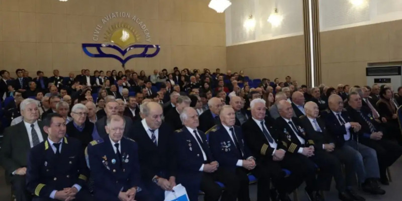 Қазақстанның азаматтық авиация қызметкерлері мен ардагерлері марапатталды