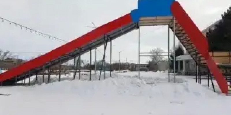 Қостанайда жаңа жылдық сырғанақты бұзу кезінде жұмысшы қаза тапты