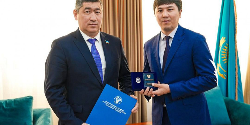 Әлем чемпионы Мерей Ақшаловқа құрмет белгісімен марапатталды