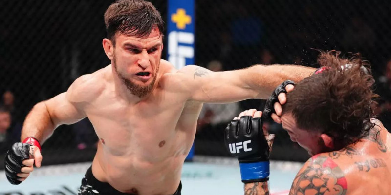 Қазақстандық спортшы UFC-де нокаутпен жеңіліп, жекпе-жектен кейін төбелес шығарды