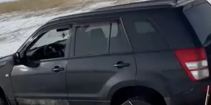 Абай облысында көлік мұз астына түсіп кетті
