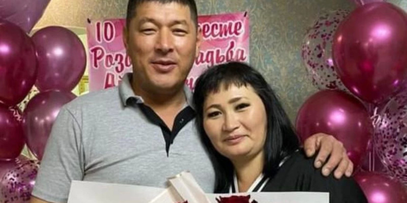 «16 жасымда алып қашты»: 12-ші баласын күтіп жүрген келіншек өмірі туралы айтып берді