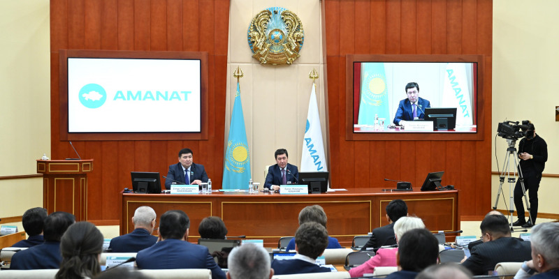 «AMANAT» Фракциясы бірыңғай уақыт белдеуі туралы Үкімет есебін тыңдады