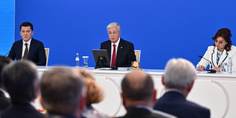 Көшелер мен елді мекендерге атау беруде жергілікті атқарушы органдар көп қателік жіберген, тіпті, жерлестікке жол берілген – Президент