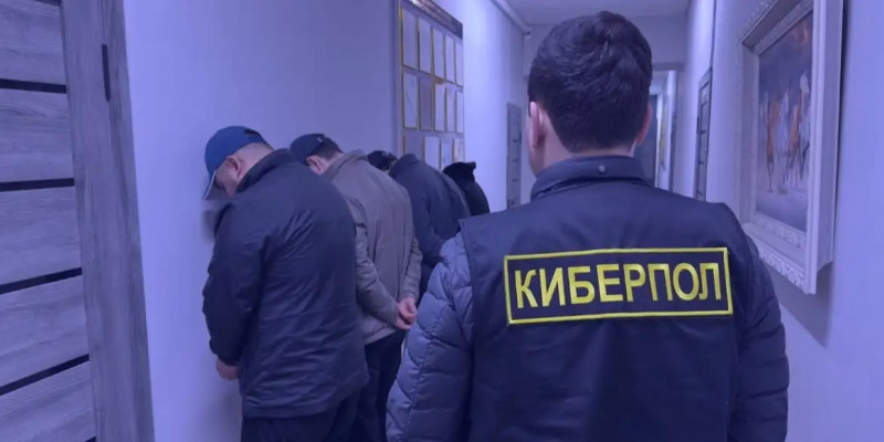 Алматы облысында 600 млн теңгеге алаяқтық жасаған дропперлер тобы ұсталды