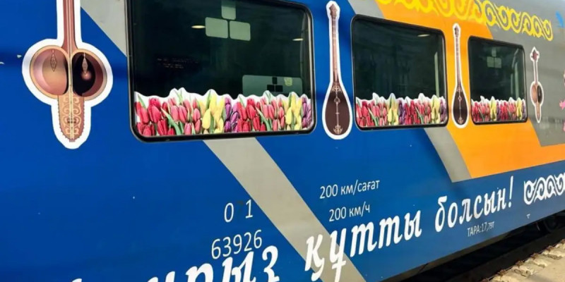 «Алматы – Астана» бағытындағы пойыз ұлттық нақышта безендірілді