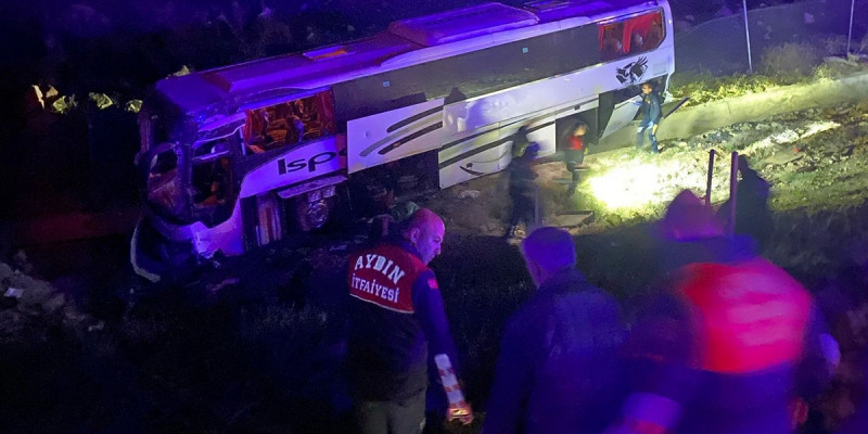 32 адам жараланып, 1 жолаушы қаза тапты: Түркияда автобус апатқа ұшырады
