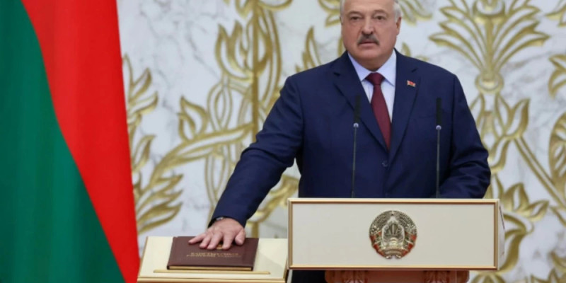 Лукашенко жетінші рет Беларусь президенті ретінде қызметіне кірісті