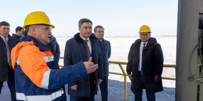 Олжас Бектенов Павлодар облысының өндіріс орындарын аралады