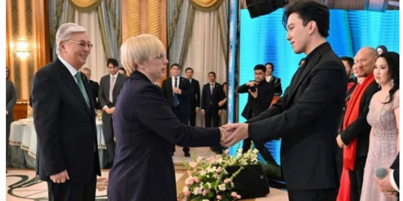 Димаш Құдайберген Ақордада өнер көрсетті