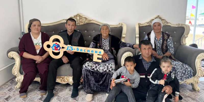 Жаңақорған ауданының жастары мұқтаж отбасыға үй салып берді