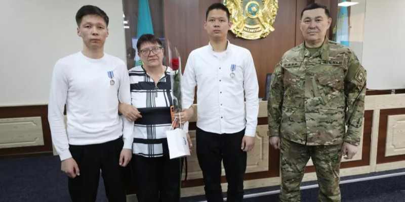 Алматыда 2 студент бір отбасыны ажалдан аман алып қалды