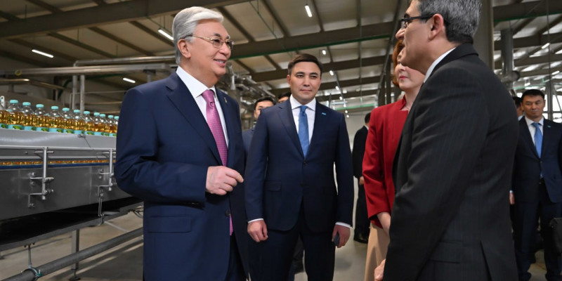 Президент жаңадан ашылған Coca-Cola Içecek Kazakhstan зауытына барды