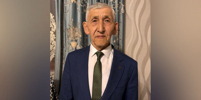 Бүлдіршіндерге би үйретіп жүрген 76 жастағы қария