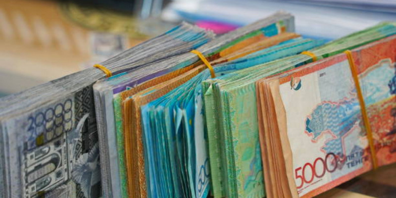 Елімізде зейнеткерлерге 350 мың теңгеден төленуі мүмкін
