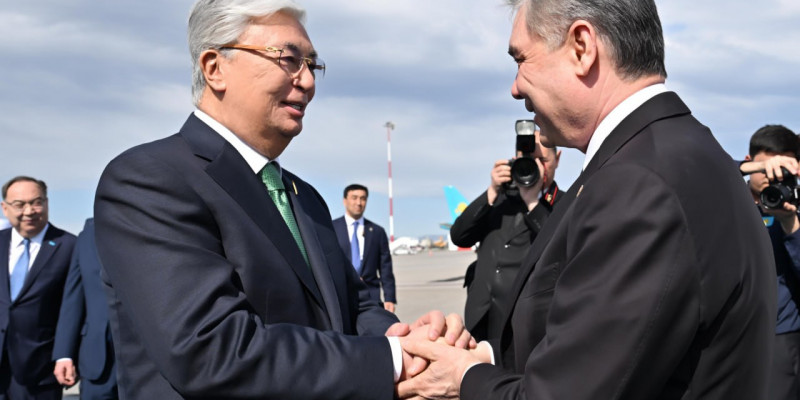 Гурбангулы Бердімұхамедов Қазақстанға келді