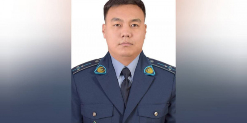 Ақтөбелік полицей көпқабатты үйдің тұрғындарын аман алып қалды