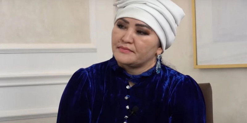 «100 аттың құнымен тең»: Айгүл Елшібаева ең қымбат сәукелені көрсетті