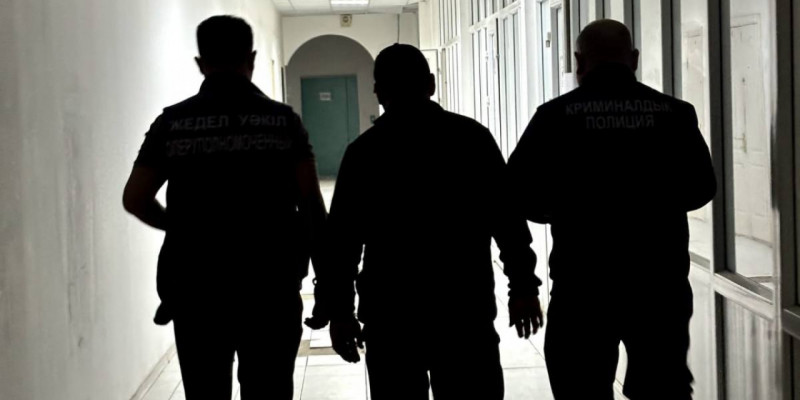 «Қоңырау шалып алайын»: Оралда тұрғындардың атына несие рәсімдеген жігіт ұсталды