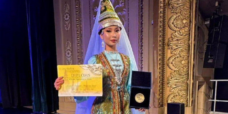 «Гүлдер» ансамблінің солисі халықаралық байқауда жеңімпаз атанды