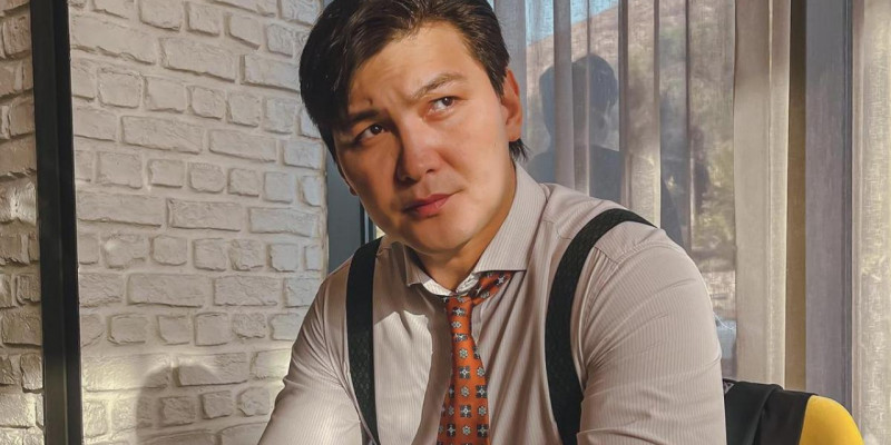 «Үйін бердім»: Жігер Ауыпбаев жеке өміріне қатысты сұраққа жауап берді