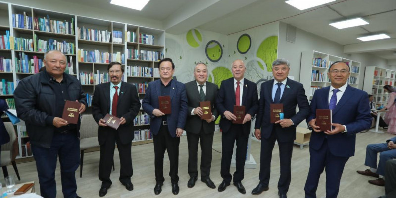 Майдангерлердің хаттарынан жинақталған кітап жарық көрді