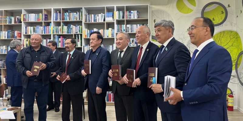Майдан хаттары сексен жылдан соң жарияға шықты
