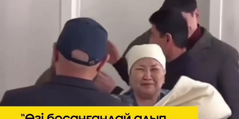 «Өзі босанғандай алып шықты»: Актер Аян Өтепбергеннің анасы өзін сынағандарға жауап берді (ВИДЕО)