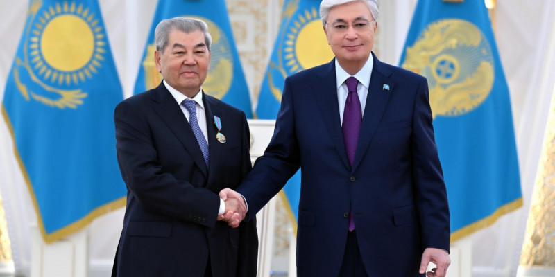 Президент Қуаныш Сұлтановқа «Отан» орденін cалтанатты түрде табыстады