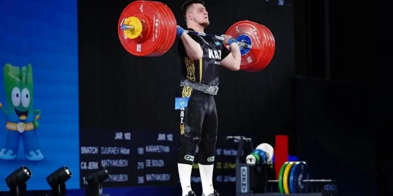 Қазақстандық ауыр атлет Азия чемпионатының күміс жүлдегері атанды