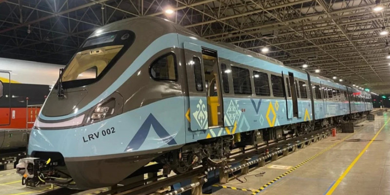 LRT вагондары дайын болды (ФОТО)