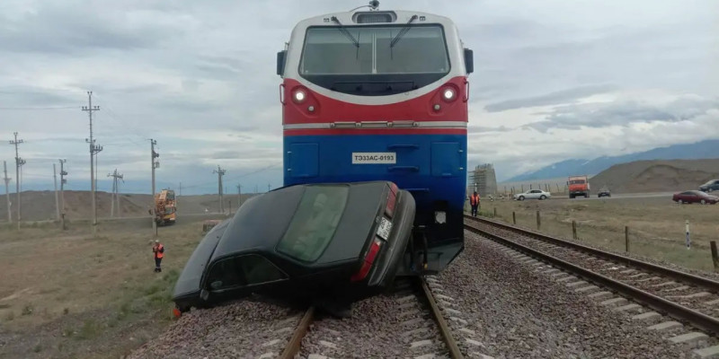 Алматы облысында пойыз бен автокөлік соқтығысты