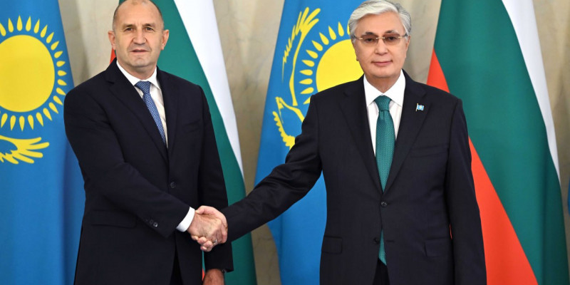 Қасым-Жомарт Тоқаев Болгария Президенті Румен Радевпен келіссөз жүргізді