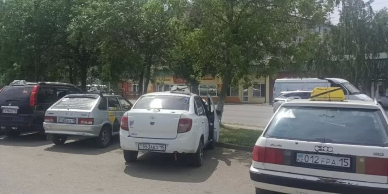 «Көлік ішінде темекі шеккен»: Петропавлда мас жолаушы такси жүргізушісін өлтіріп кетті
