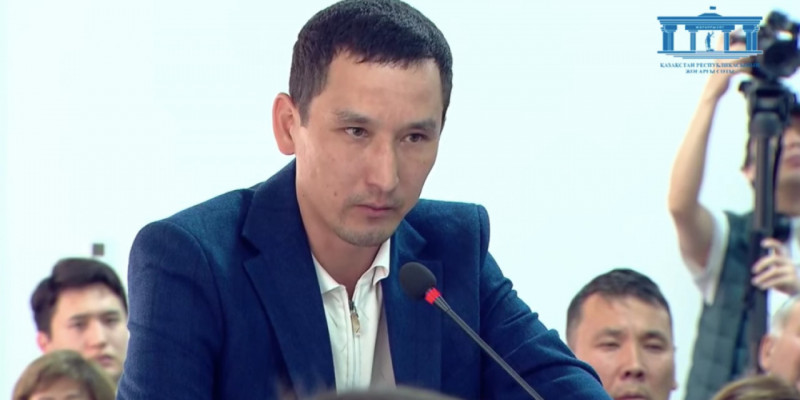 «Ұрып кетті»: Қаржаубай Нұрымовтың қорғаушысы оған қатысты тараған жалған ақпаратқа сенбеуге шақырды