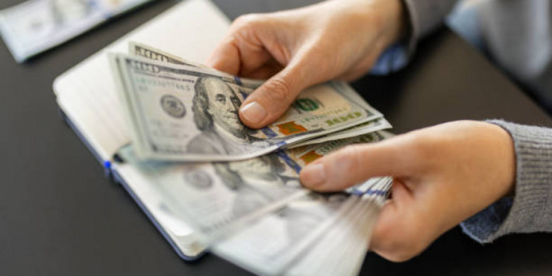 Биржада доллар бағасы 4 теңгеге арзандады