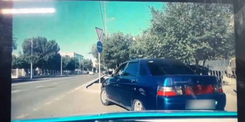 Атырауда нөмірлері сәйкес келмейтін көлік жүргізушілері қамалды