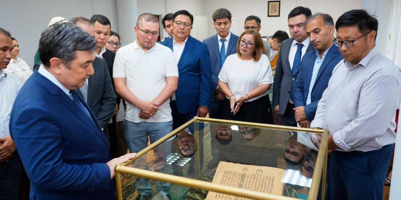 Өзгермелі әлемде рухани бағдарлар мен қасиетті мұраларды сақтау маңызды – Дархан Қыдырәлі рухани дипломатияның рөлі жайында