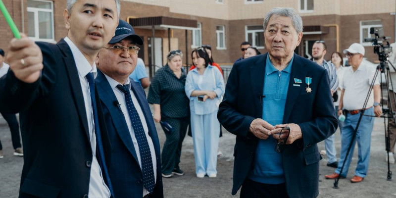 Мәжіліс депутаты Оралдың іргесінде салынып жатқан «Ақжайық» шағынауданының құрылыс барысымен танысты