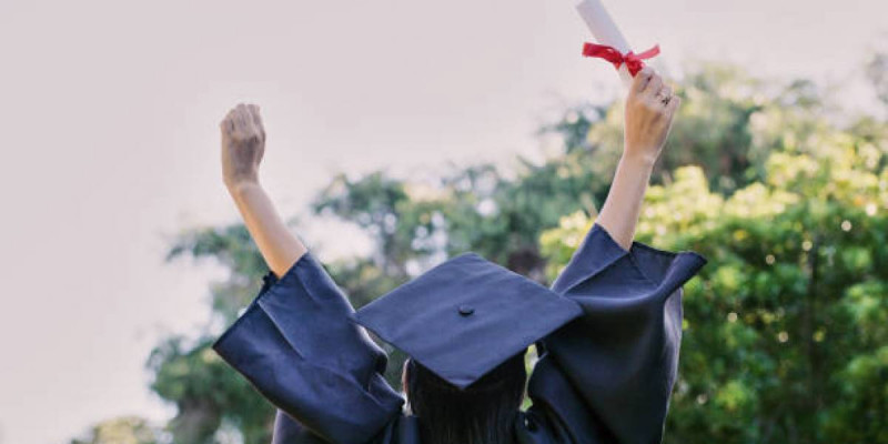 Тәжікстанда қазақстандықтар үшін 100 білім гранты бөлінді