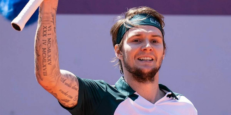 Теннисші Александр Бублик ATP-250 турнирінің жартылай финалына шықты