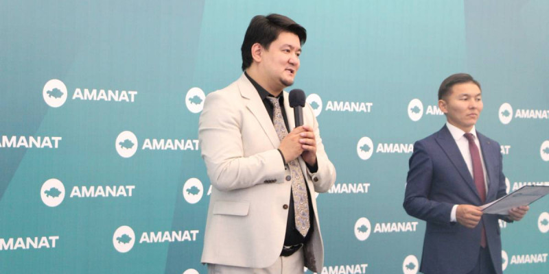 Абайдың 180 жылдығы: «AMANAT» партиясының белсендісі «Қара сөздер» аудио жинағын әзірледі