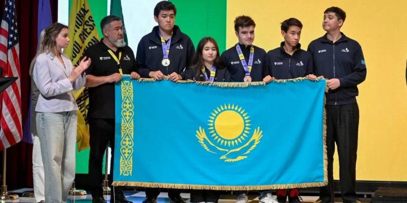 Жас шахматшылар әлем чемпионатында күміс жүлде алды