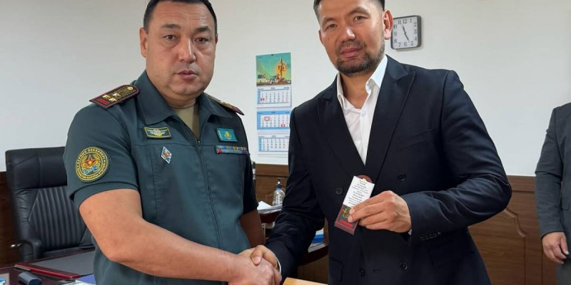 Әнші Ибрагим Ескендірге кезекті әскери шен берілді