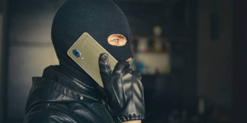 Қостанайда жасөспірімдер WhatsApp аккаунттарын алаяқтарға сатқан