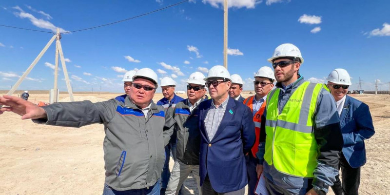 Мәжіліс депутаты Жаңаөзендегі газ өңдеу зауытының құрылысымен танысты