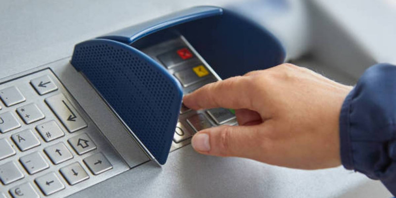 БҚО тұрғыны алаяқтарға 1,3 млн теңгесін аударып жібере жаздаған