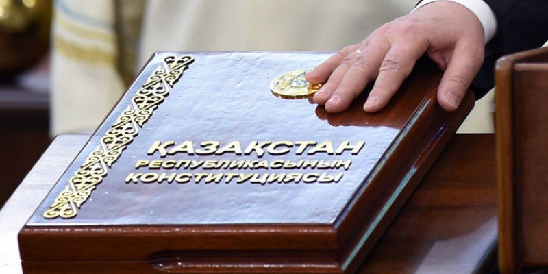 Ата заң – жай ғана баптар жинағы емес, билік пен қоғам арасындағы келісім – сарапшы