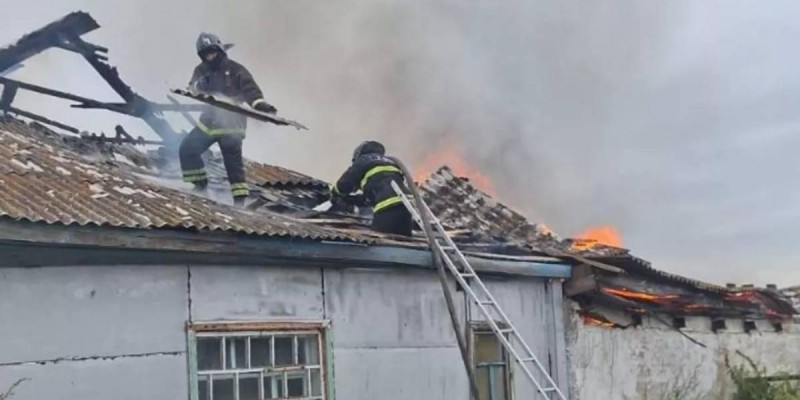 Солтүстік Қазақстанда 9 жастағы бала сарай мен үйді өртеп жібере жаздаған