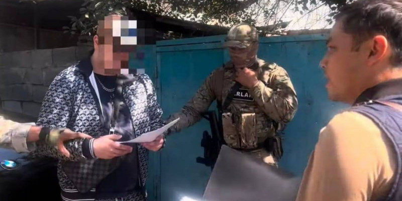Қазақстандықтардың есепшоттарына кибершабуыл жасаған күдікті ұсталды